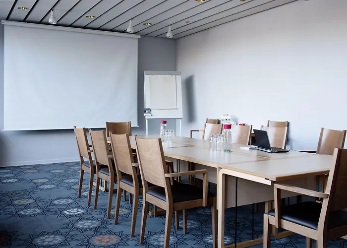 스칸딕 레지나 호텔 4*